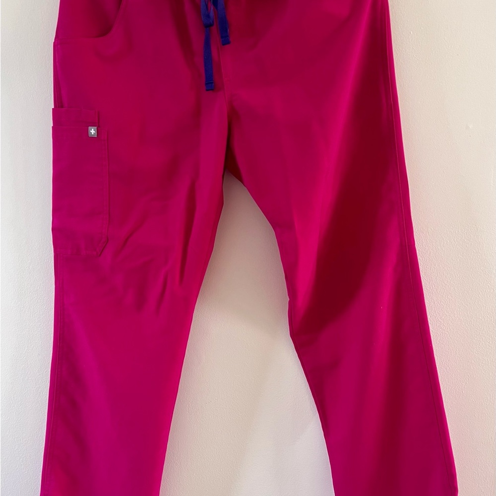 Figs Raspberry Technical Small Scrub Top and medi… - image 3